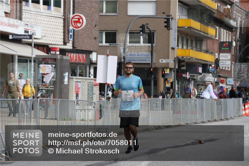 15.09.2024 - PSD Bank Halbmarathon Michael Strokosch http://msf.ph/oto/7058011 15.09.2024 12:57:38 Ziel 2371 meine-sportfotos.de