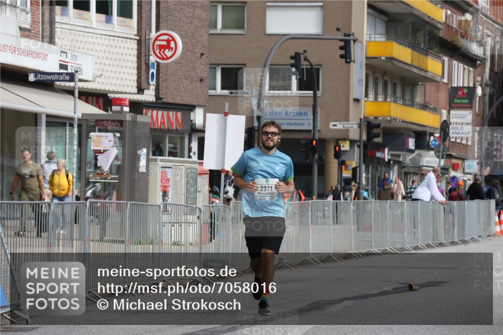 15.09.2024 - PSD Bank Halbmarathon Michael Strokosch http://msf.ph/oto/7058016 15.09.2024 12:57:38 Ziel 2371 meine-sportfotos.de