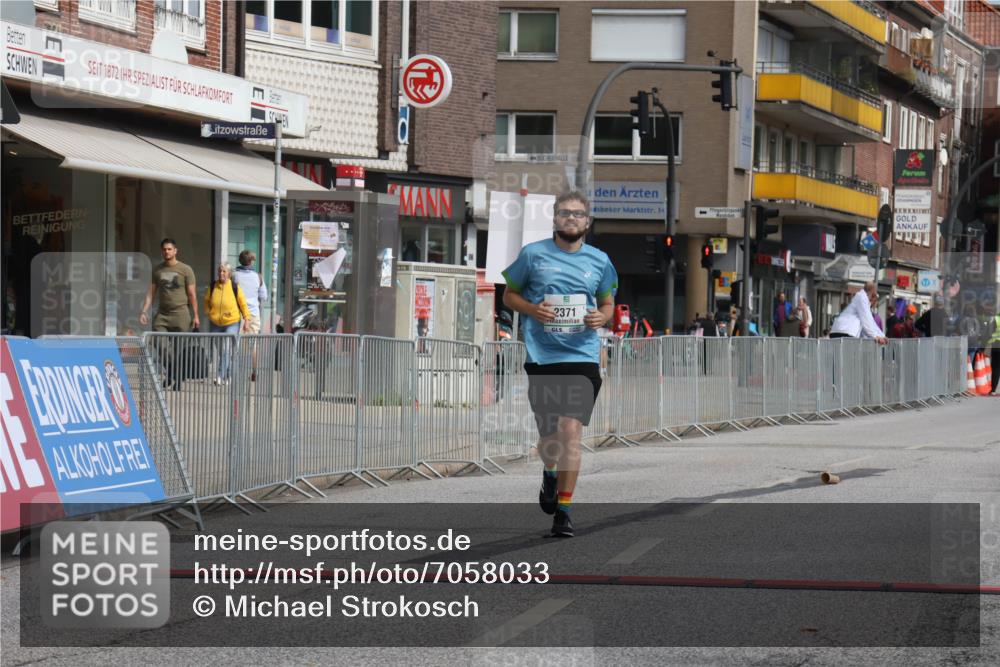 15.09.2024 - PSD Bank Halbmarathon Michael Strokosch http://msf.ph/oto/7058033 15.09.2024 12:57:39 Ziel 2371 meine-sportfotos.de