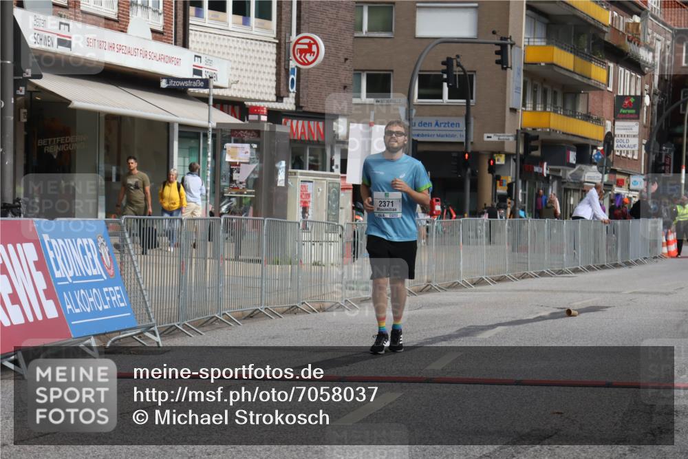 15.09.2024 - PSD Bank Halbmarathon Michael Strokosch http://msf.ph/oto/7058037 15.09.2024 12:57:39 Ziel 2371 meine-sportfotos.de