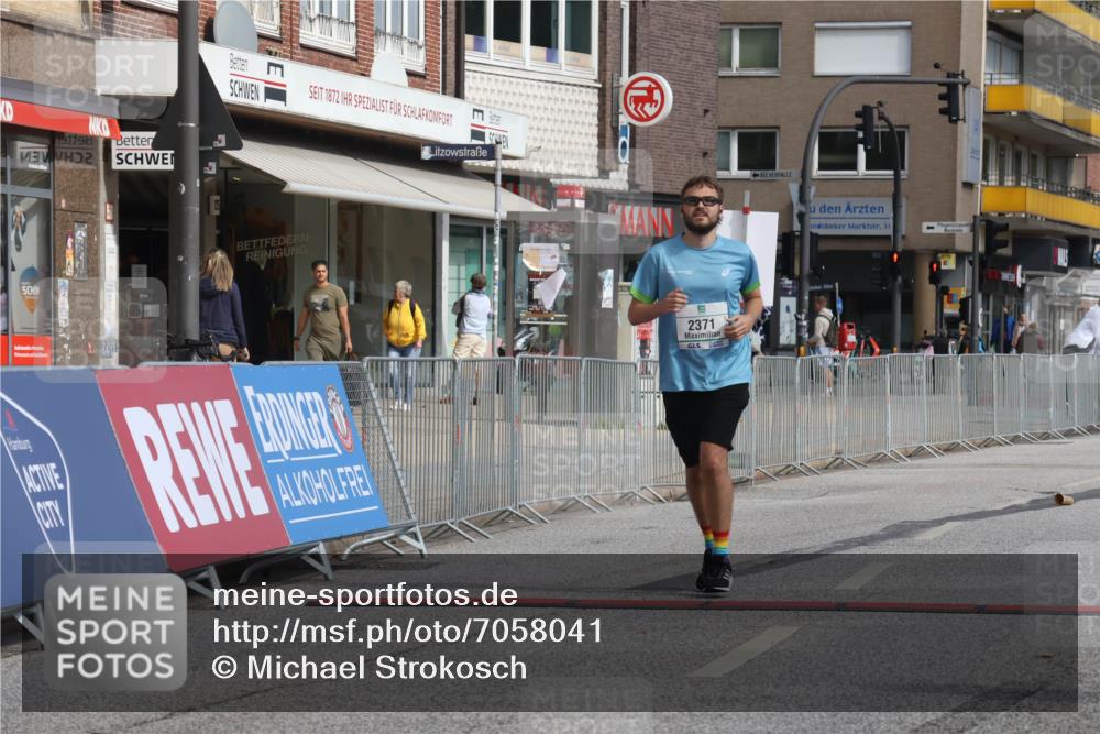 15.09.2024 - PSD Bank Halbmarathon Michael Strokosch http://msf.ph/oto/7058041 15.09.2024 12:57:40 Ziel 2371 meine-sportfotos.de