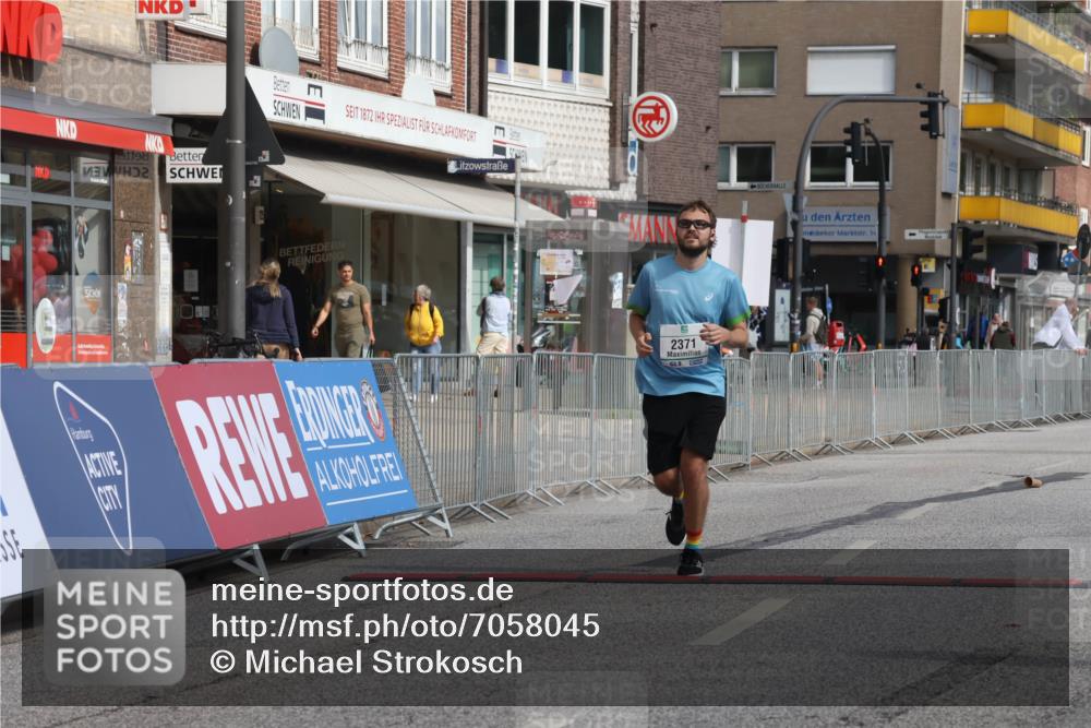 15.09.2024 - PSD Bank Halbmarathon Michael Strokosch http://msf.ph/oto/7058045 15.09.2024 12:57:40 Ziel 2371 meine-sportfotos.de