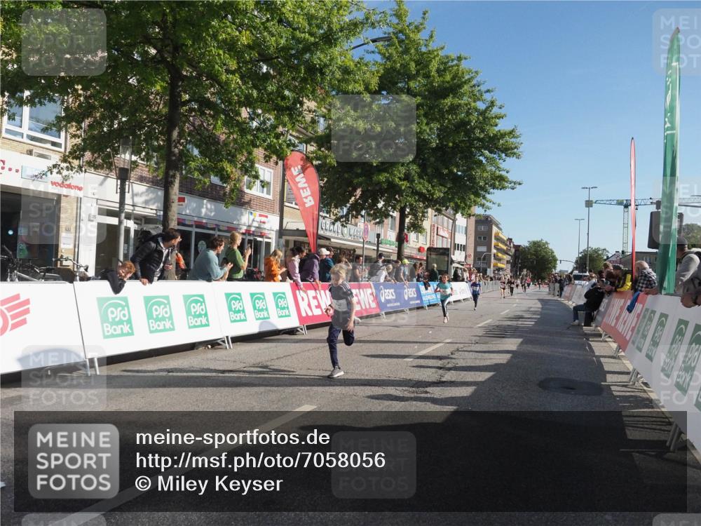 15.09.2024 - PSD Bank Halbmarathon Miley Keyser http://msf.ph/oto/7058056 15.09.2024 10:27:38 Ziel 8, 27, 28, 37, 73, 101, 103, 122, 125, 159, 174, 204, 233, 249 meine-sportfotos.de