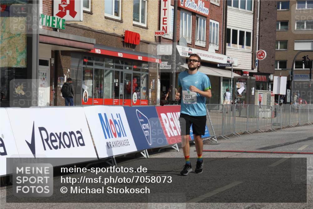 15.09.2024 - PSD Bank Halbmarathon Michael Strokosch http://msf.ph/oto/7058073 15.09.2024 12:57:43 Ziel 2371 meine-sportfotos.de