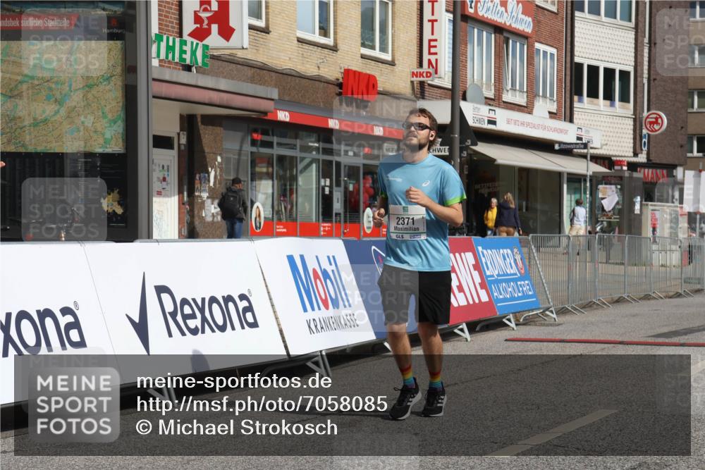 15.09.2024 - PSD Bank Halbmarathon Michael Strokosch http://msf.ph/oto/7058085 15.09.2024 12:57:44 Ziel 2371 meine-sportfotos.de