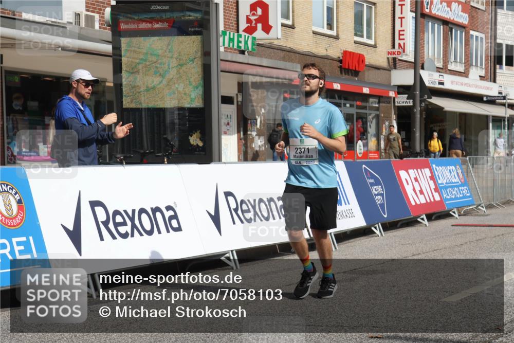 15.09.2024 - PSD Bank Halbmarathon Michael Strokosch http://msf.ph/oto/7058103 15.09.2024 12:57:44 Ziel 2371 meine-sportfotos.de