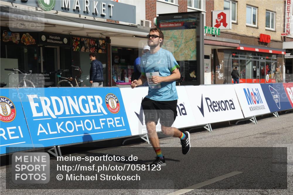 15.09.2024 - PSD Bank Halbmarathon Michael Strokosch http://msf.ph/oto/7058123 15.09.2024 12:57:45 Ziel 2371 meine-sportfotos.de