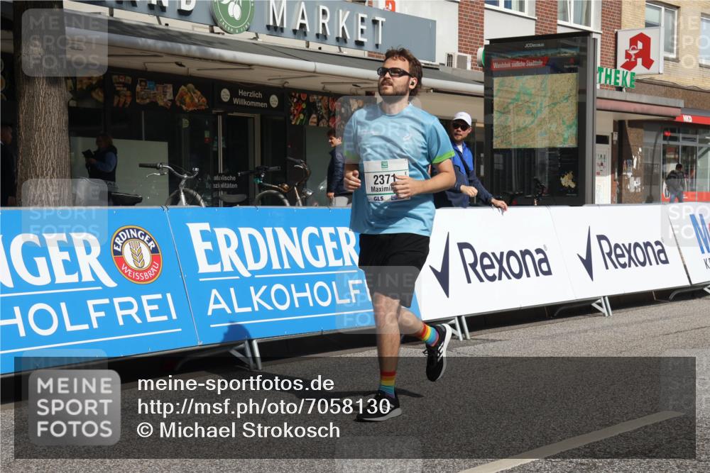 15.09.2024 - PSD Bank Halbmarathon Michael Strokosch http://msf.ph/oto/7058130 15.09.2024 12:57:46 Ziel 2371 meine-sportfotos.de