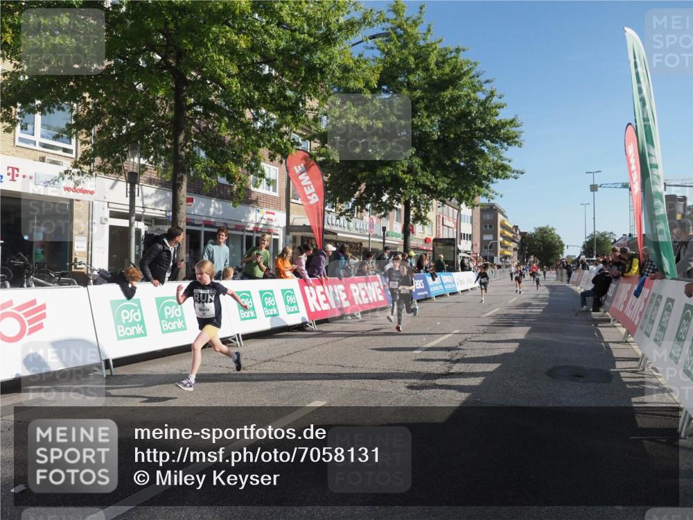 15.09.2024 - PSD Bank Halbmarathon Miley Keyser http://msf.ph/oto/7058131 15.09.2024 10:27:44 Ziel 27, 28, 37, 73, 101, 103, 108, 125, 128, 138, 159, 204, 249, 296 meine-sportfotos.de