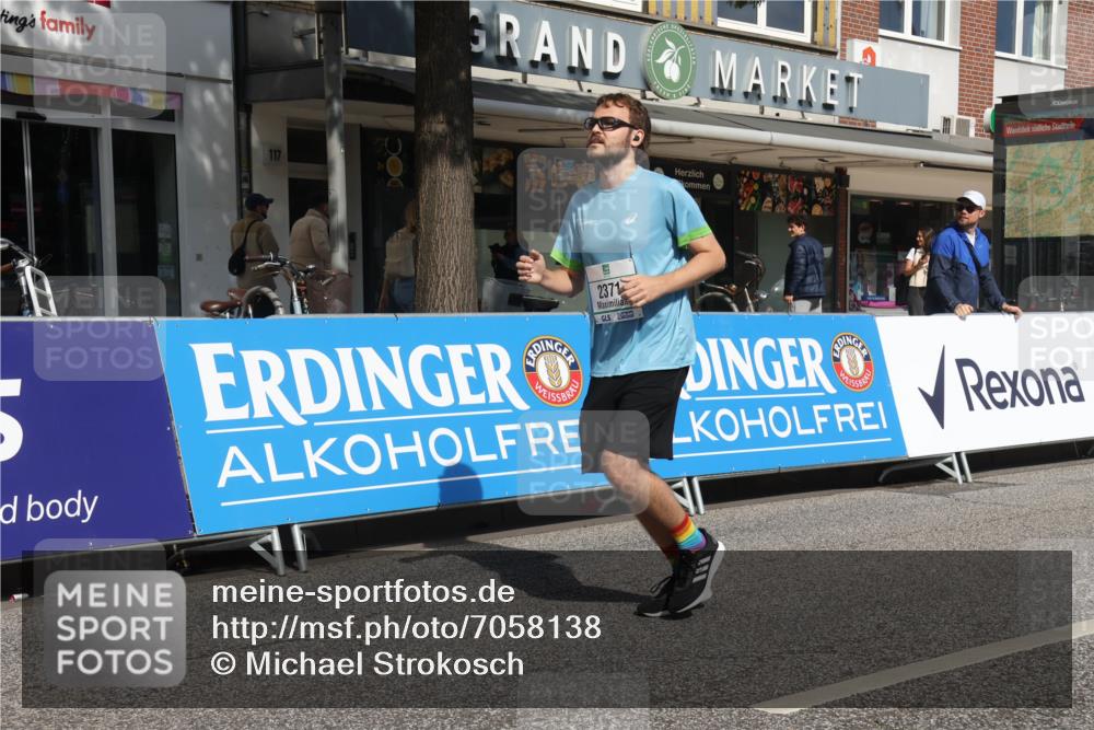 15.09.2024 - PSD Bank Halbmarathon Michael Strokosch http://msf.ph/oto/7058138 15.09.2024 12:57:46 Ziel 2371 meine-sportfotos.de
