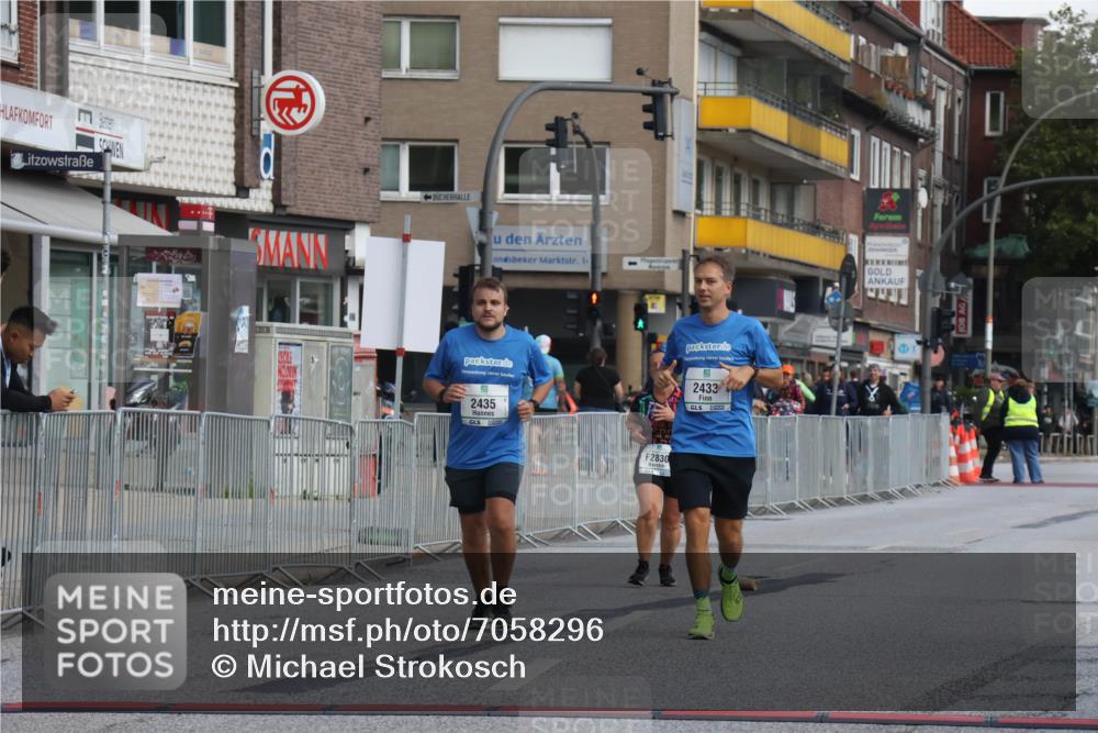 15.09.2024 - PSD Bank Halbmarathon Michael Strokosch http://msf.ph/oto/7058296 15.09.2024 13:00:05 Ziel 2433, 2435, 2830 meine-sportfotos.de