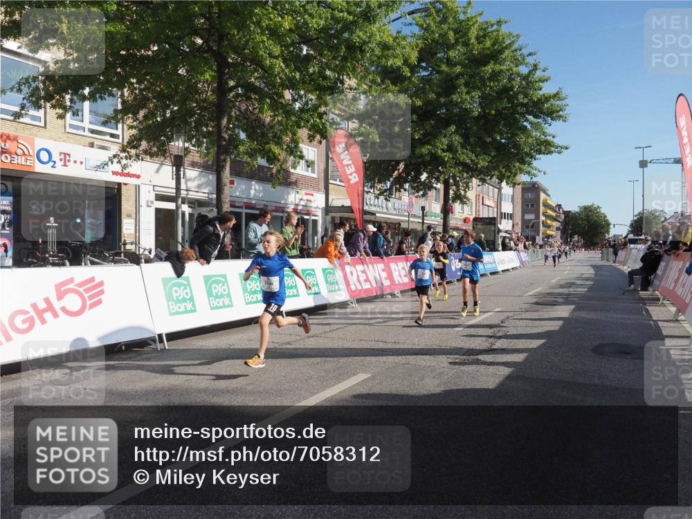 15.09.2024 - PSD Bank Halbmarathon Miley Keyser http://msf.ph/oto/7058312 15.09.2024 10:28:02 Ziel 14, 43, 77, 84, 94, 108, 128, 132, 135, 138, 161, 208, 217, 230, 247, 261, 262, 293, 296 meine-sportfotos.de