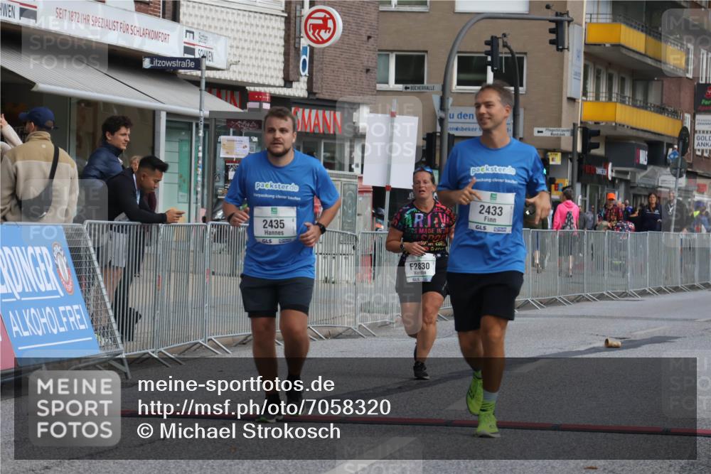 15.09.2024 - PSD Bank Halbmarathon Michael Strokosch http://msf.ph/oto/7058320 15.09.2024 13:00:09 Ziel 2433, 2435, 2830 meine-sportfotos.de
