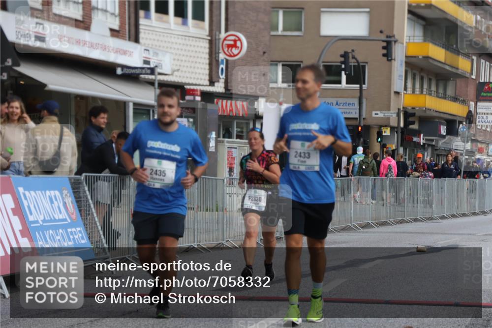 15.09.2024 - PSD Bank Halbmarathon Michael Strokosch http://msf.ph/oto/7058332 15.09.2024 13:00:10 Ziel 2433, 2435, 2830 meine-sportfotos.de