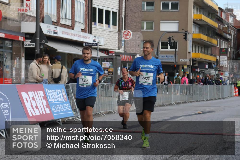 15.09.2024 - PSD Bank Halbmarathon Michael Strokosch http://msf.ph/oto/7058340 15.09.2024 13:00:10 Ziel 2433, 2435, 2830 meine-sportfotos.de