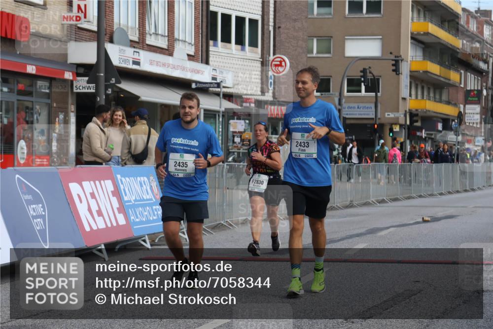 15.09.2024 - PSD Bank Halbmarathon Michael Strokosch http://msf.ph/oto/7058344 15.09.2024 13:00:11 Ziel 2433, 2435, 2830 meine-sportfotos.de