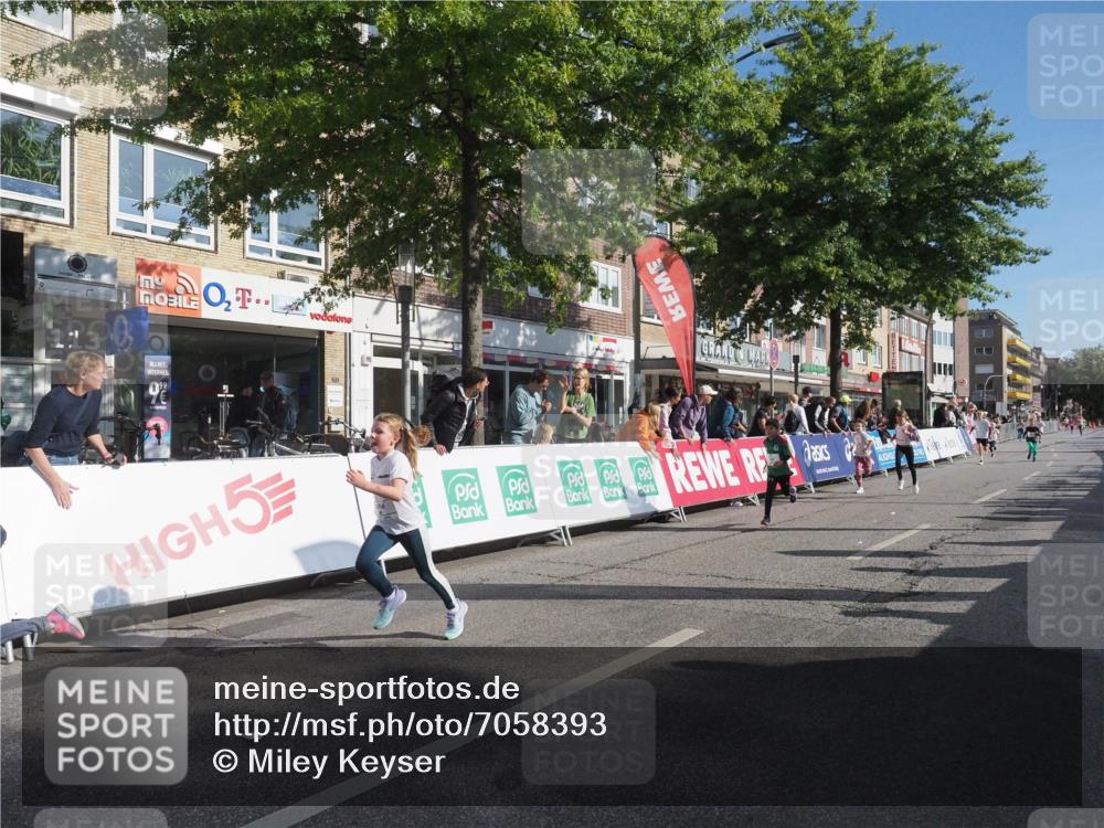15.09.2024 - PSD Bank Halbmarathon Miley Keyser http://msf.ph/oto/7058393 15.09.2024 10:28:10 Ziel 14, 43, 77, 84, 94, 132, 135, 149, 161, 166, 208, 217, 230, 247, 258, 262, 293 meine-sportfotos.de