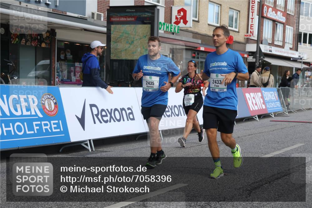 15.09.2024 - PSD Bank Halbmarathon Michael Strokosch http://msf.ph/oto/7058396 15.09.2024 13:00:14 Ziel 2433, 2435, 2830 meine-sportfotos.de