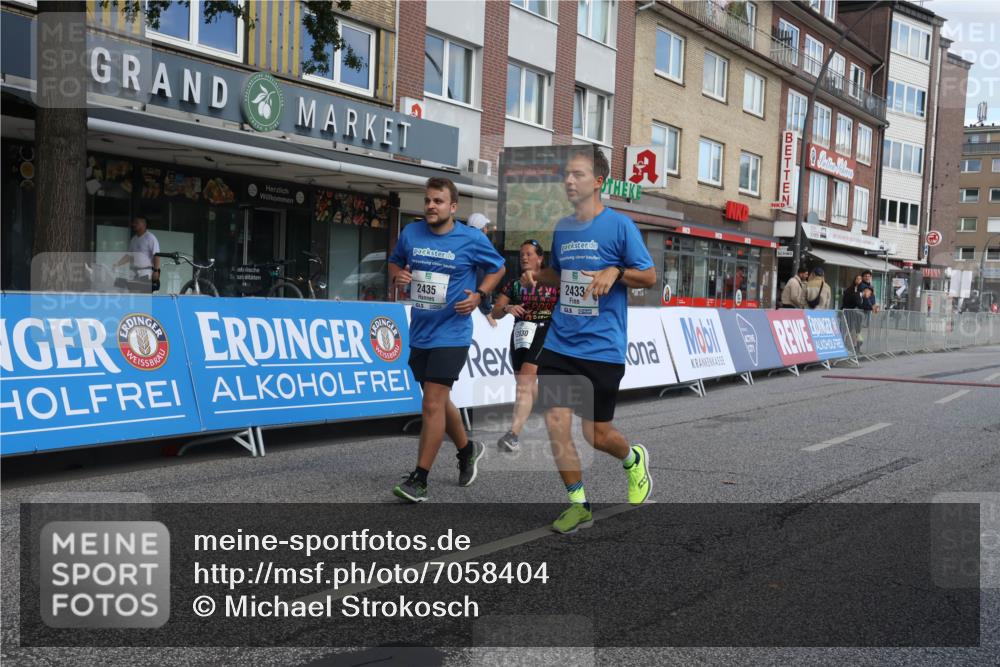 15.09.2024 - PSD Bank Halbmarathon Michael Strokosch http://msf.ph/oto/7058404 15.09.2024 13:00:15 Ziel 2433, 2435, 2830 meine-sportfotos.de