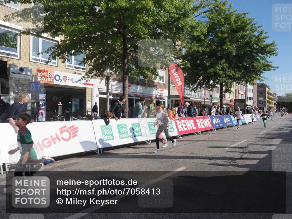 15.09.2024 - PSD Bank Halbmarathon Miley Keyser http://msf.ph/oto/7058413 15.09.2024 10:28:12 Ziel 14, 43, 84, 94, 132, 135, 149, 161, 166, 208, 217, 230, 258, 262, 285, 293 meine-sportfotos.de