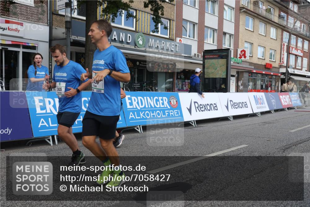 15.09.2024 - PSD Bank Halbmarathon Michael Strokosch http://msf.ph/oto/7058427 15.09.2024 13:00:16 Ziel 2433, 2435, 2830 meine-sportfotos.de