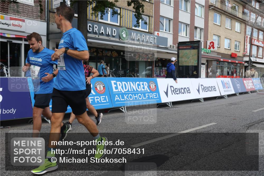 15.09.2024 - PSD Bank Halbmarathon Michael Strokosch http://msf.ph/oto/7058431 15.09.2024 13:00:16 Ziel 2433, 2435, 2830 meine-sportfotos.de