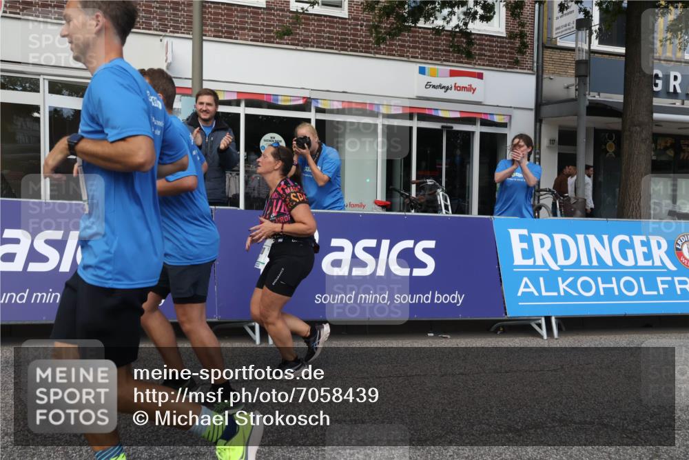 15.09.2024 - PSD Bank Halbmarathon Michael Strokosch http://msf.ph/oto/7058439 15.09.2024 13:00:17 Ziel 2433, 2435, 2830 meine-sportfotos.de