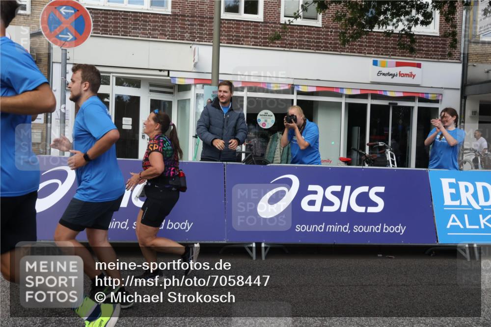 15.09.2024 - PSD Bank Halbmarathon Michael Strokosch http://msf.ph/oto/7058447 15.09.2024 13:00:17 Ziel 2433, 2435, 2830 meine-sportfotos.de