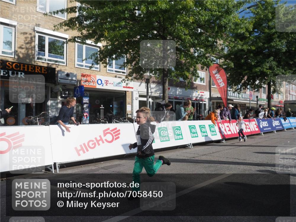 15.09.2024 - PSD Bank Halbmarathon Miley Keyser http://msf.ph/oto/7058450 15.09.2024 10:28:15 Ziel 14, 84, 89, 94, 132, 135, 149, 161, 166, 208, 217, 258, 262, 285, 293 meine-sportfotos.de