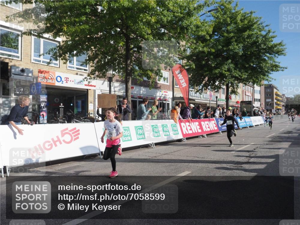 15.09.2024 - PSD Bank Halbmarathon Miley Keyser http://msf.ph/oto/7058599 15.09.2024 10:28:31 Ziel 26, 45, 89, 92, 149, 162, 183, 184, 192, 243, 273, 285, 305 meine-sportfotos.de