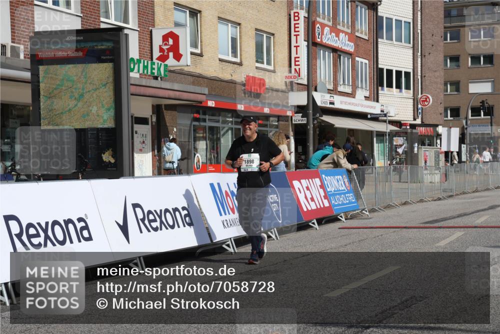 15.09.2024 - PSD Bank Halbmarathon Michael Strokosch http://msf.ph/oto/7058728 15.09.2024 13:04:21 Ziel 1898 meine-sportfotos.de
