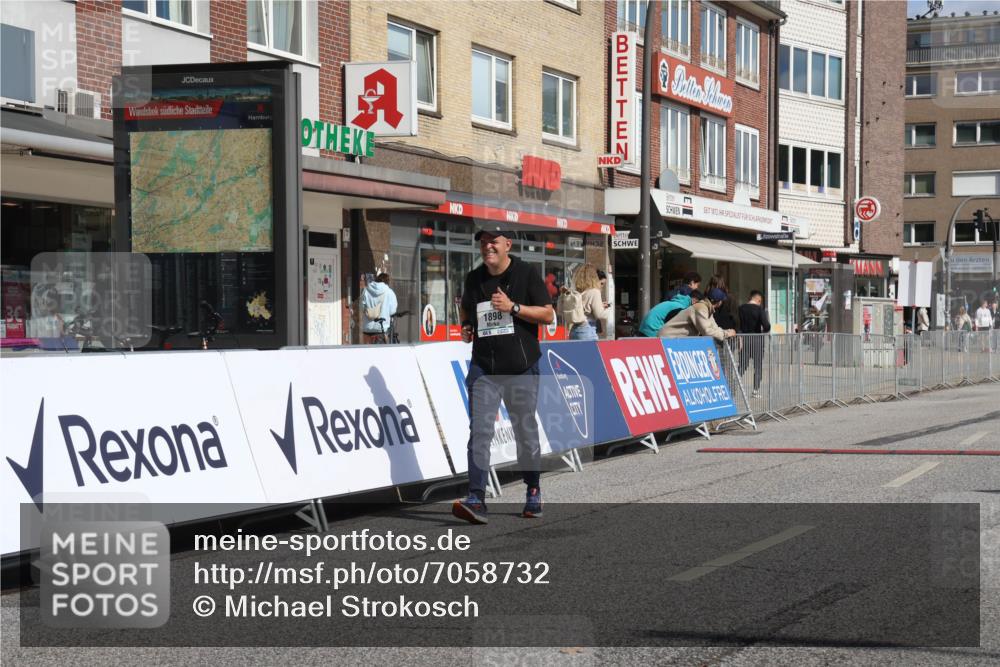 15.09.2024 - PSD Bank Halbmarathon Michael Strokosch http://msf.ph/oto/7058732 15.09.2024 13:04:21 Ziel 1898 meine-sportfotos.de