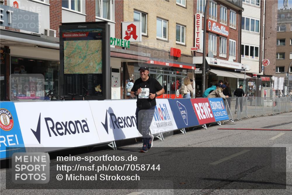 15.09.2024 - PSD Bank Halbmarathon Michael Strokosch http://msf.ph/oto/7058744 15.09.2024 13:04:21 Ziel 1898 meine-sportfotos.de