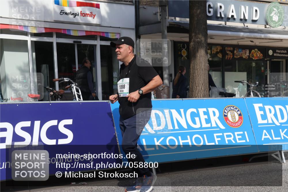 15.09.2024 - PSD Bank Halbmarathon Michael Strokosch http://msf.ph/oto/7058800 15.09.2024 13:04:26 Ziel 1898 meine-sportfotos.de