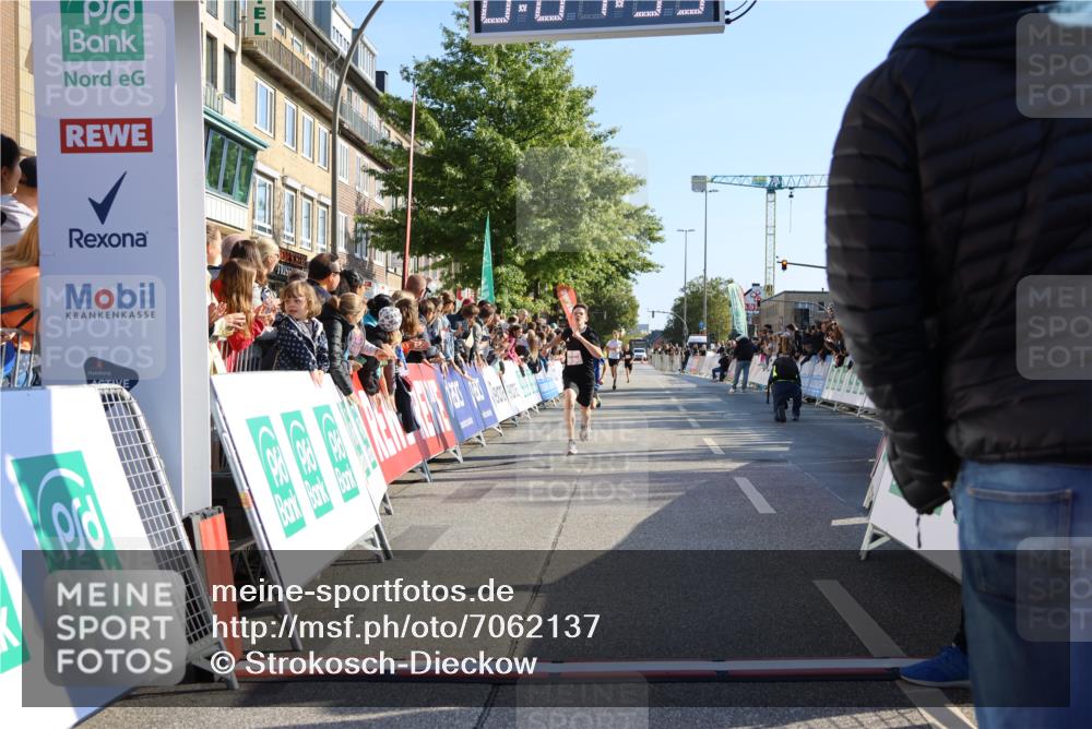 15.09.2024 - PSD Bank Halbmarathon Strokosch-Dieckow http://msf.ph/oto/7062137 15.09.2024 10:25:02 Ziel 61, 131, 211 meine-sportfotos.de