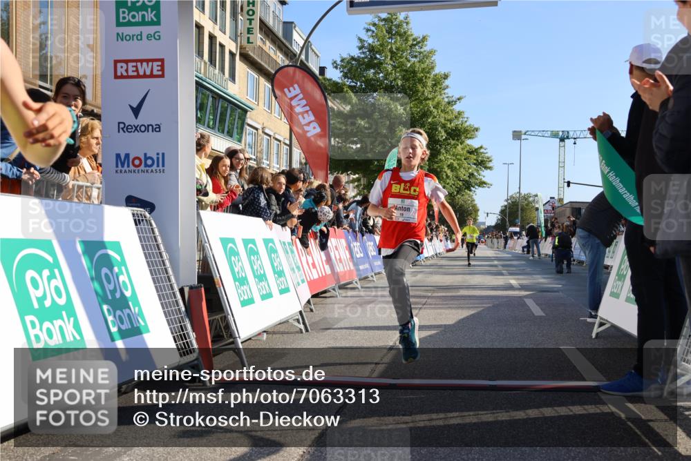 15.09.2024 - PSD Bank Halbmarathon Strokosch-Dieckow http://msf.ph/oto/7063313 15.09.2024 10:25:33 Ziel 7, 19, 66, 102, 177 meine-sportfotos.de