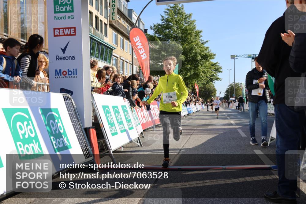 15.09.2024 - PSD Bank Halbmarathon Strokosch-Dieckow http://msf.ph/oto/7063528 15.09.2024 10:25:38 Ziel 7, 19, 66, 110, 257 meine-sportfotos.de