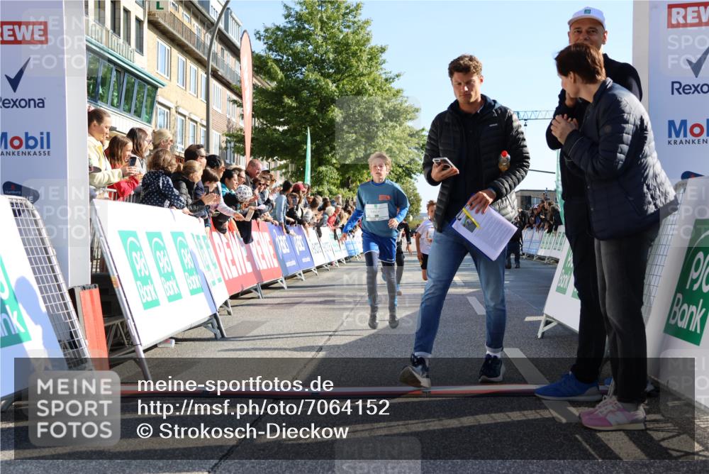 15.09.2024 - PSD Bank Halbmarathon Strokosch-Dieckow http://msf.ph/oto/7064152 15.09.2024 10:25:56 Ziel 36, 54, 221, 238, 248, 257, 298, 300 meine-sportfotos.de