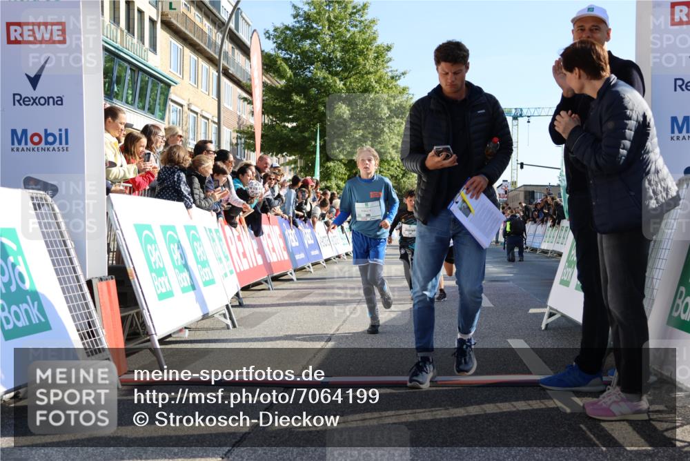 15.09.2024 - PSD Bank Halbmarathon Strokosch-Dieckow http://msf.ph/oto/7064199 15.09.2024 10:25:56 Ziel 36, 54, 221, 238, 248, 257, 298, 300 meine-sportfotos.de