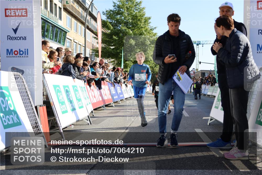 15.09.2024 - PSD Bank Halbmarathon Strokosch-Dieckow http://msf.ph/oto/7064210 15.09.2024 10:25:56 Ziel 36, 54, 221, 238, 248, 257, 298, 300 meine-sportfotos.de