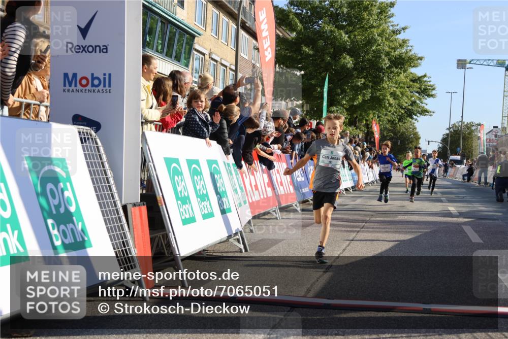15.09.2024 - PSD Bank Halbmarathon Strokosch-Dieckow http://msf.ph/oto/7065051 15.09.2024 10:26:26 Ziel 9, 86, 88, 144, 181, 216, 240, 242, 295 meine-sportfotos.de