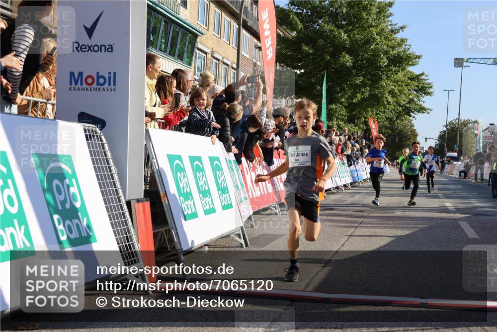 15.09.2024 - PSD Bank Halbmarathon Strokosch-Dieckow http://msf.ph/oto/7065120 15.09.2024 10:26:26 Ziel 9, 86, 88, 144, 181, 216, 240, 242, 295 meine-sportfotos.de
