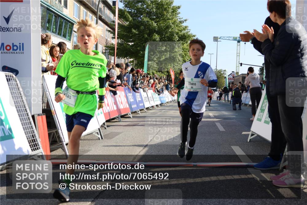 15.09.2024 - PSD Bank Halbmarathon Strokosch-Dieckow http://msf.ph/oto/7065492 15.09.2024 10:26:31 Ziel 9, 86, 88, 116, 118, 144, 181, 188, 200, 216, 242, 295 meine-sportfotos.de