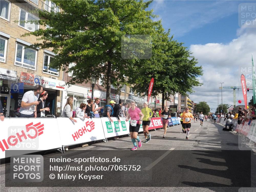 15.09.2024 - PSD Bank Halbmarathon Miley Keyser http://msf.ph/oto/7065752 15.09.2024 12:16:40 Ziel 2342, 2396, 2911, 3097, 3165, 3166, 3233, 3474, 3493, 3494 meine-sportfotos.de