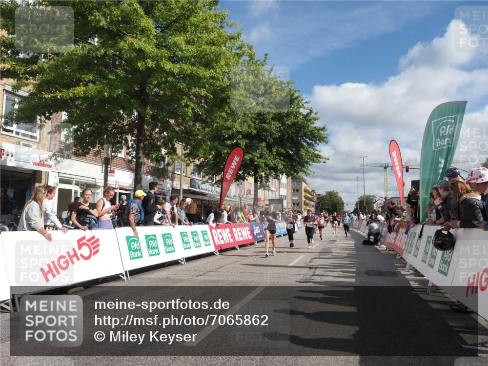 15.09.2024 - PSD Bank Halbmarathon Miley Keyser http://msf.ph/oto/7065862 15.09.2024 12:16:49 Ziel 2342, 2396, 2526, 2911, 3097, 3102, 3140, 3193, 3233, 3474, 3493, 3494, 3558 meine-sportfotos.de