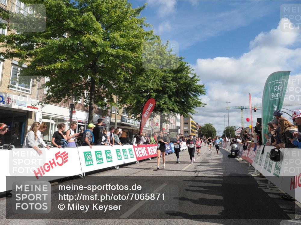 15.09.2024 - PSD Bank Halbmarathon Miley Keyser http://msf.ph/oto/7065871 15.09.2024 12:16:50 Ziel 2342, 2396, 2526, 2911, 3102, 3140, 3193, 3233, 3474, 3493, 3494, 3558 meine-sportfotos.de