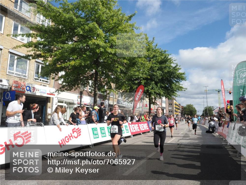 15.09.2024 - PSD Bank Halbmarathon Miley Keyser http://msf.ph/oto/7065927 15.09.2024 12:16:52 Ziel 1157, 2396, 2526, 2911, 2969, 3102, 3140, 3193, 3474, 3493, 3494, 3558 meine-sportfotos.de