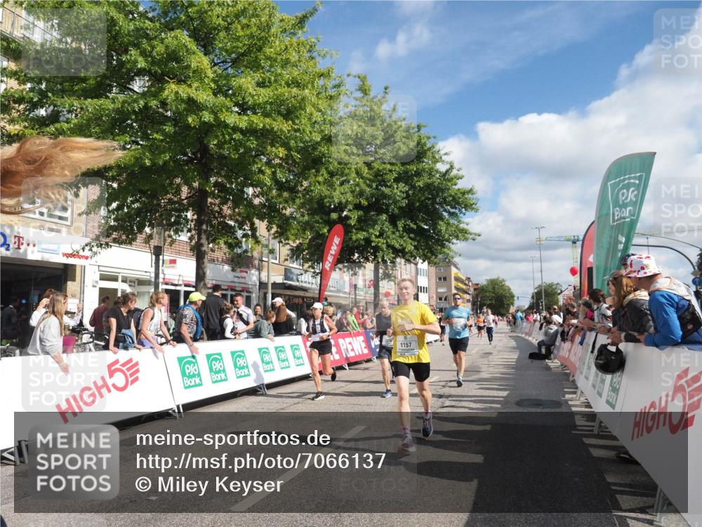 15.09.2024 - PSD Bank Halbmarathon Miley Keyser http://msf.ph/oto/7066137 15.09.2024 12:17:04 Ziel 1157, 1596, 2117, 2270, 2277, 2526, 2686, 2969, 3102, 3109, 3118, 3140, 3193, 3250, 3403, 3507, 3558 meine-sportfotos.de