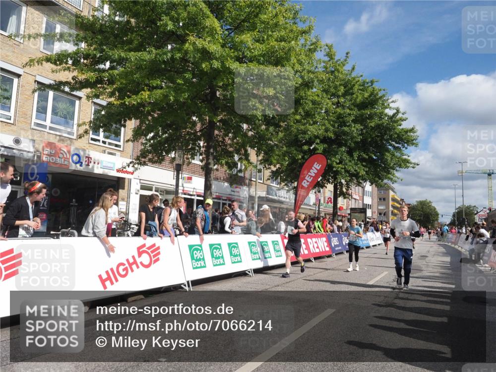 15.09.2024 - PSD Bank Halbmarathon Miley Keyser http://msf.ph/oto/7066214 15.09.2024 12:17:10 Ziel 792, 1157, 1596, 2117, 2270, 2277, 2305, 2306, 2686, 2969, 3109, 3118, 3130, 3193, 3250, 3403, 3425, 3507, 3558 meine-sportfotos.de