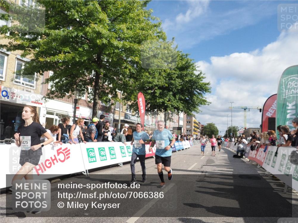 15.09.2024 - PSD Bank Halbmarathon Miley Keyser http://msf.ph/oto/7066386 15.09.2024 12:17:20 Ziel 792, 1596, 2282, 2305, 2306, 2931, 2932, 3130, 3250, 3403, 3425, 3507 meine-sportfotos.de